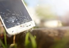 ۱۰ اشتباه بزرگ در نگهداری از انواع گوشی‌های موبایل
